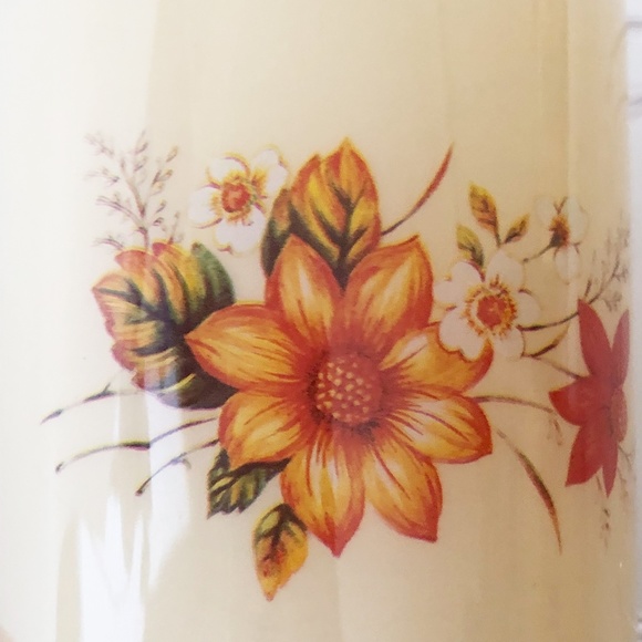 Set 4 MCM Retro Plastic Floral Drinking Glasses w Handle Footed Creamy Yellow - Picture 5 of 9